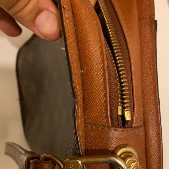 Authentic Louis Vuitton Orsay Pochette - Picture 2 of 11